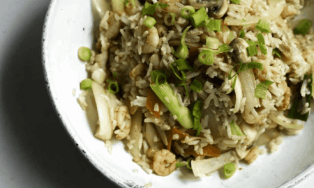 Thai-style fried rice with shrimp or prawns Thai-style fried rice with shrimp or prawns