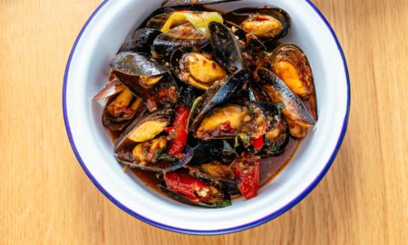 Mussels stir fried with chilli & basil Mussels stir fried with chilli & basil